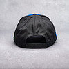 l'arrière d'une Casquette Fight-District bleue à l'avant et noire à l'arrière avec le logo laurier devant